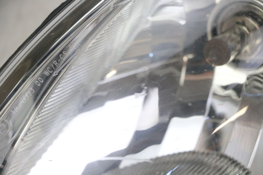photo de FAROL DIANTEIRO PEUGEOT SATELIS 125 (2013 - 2018) - Outro ângulo de visão