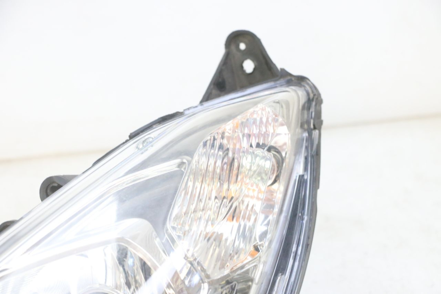photo de FAROL DIANTEIRO PEUGEOT SATELIS 125 (2013 - 2018) - Pontos de fixação