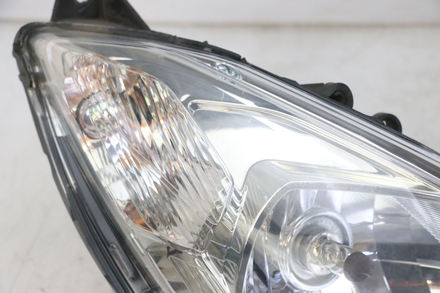 photo de FAROL DIANTEIRO PEUGEOT SATELIS 125 (2013 - 2018) - Marcações e referências