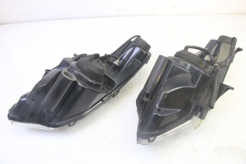 photo de FAROL DIANTEIRO PEUGEOT SATELIS 125 (2006 - 2009) - Peça verificada