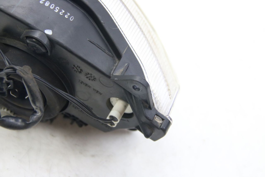 photo de FAROL DIANTEIRO SUZUKI SIXTEEN 125 (2008 - 2010) - Detalhes característicos