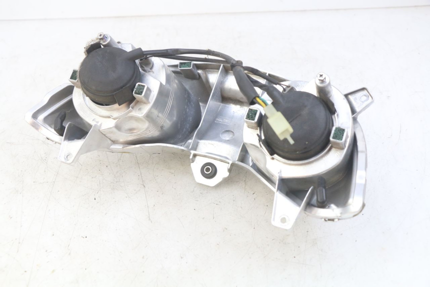 photo de FAROL DIANTEIRO MBK SKYCRUISER 125 (2010 - 2013) - Zoom do estado de desgaste