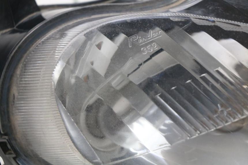 photo de FAROL DIANTEIRO MBK SKYLINER 125 (2004 - 2007) - Estado da superfície