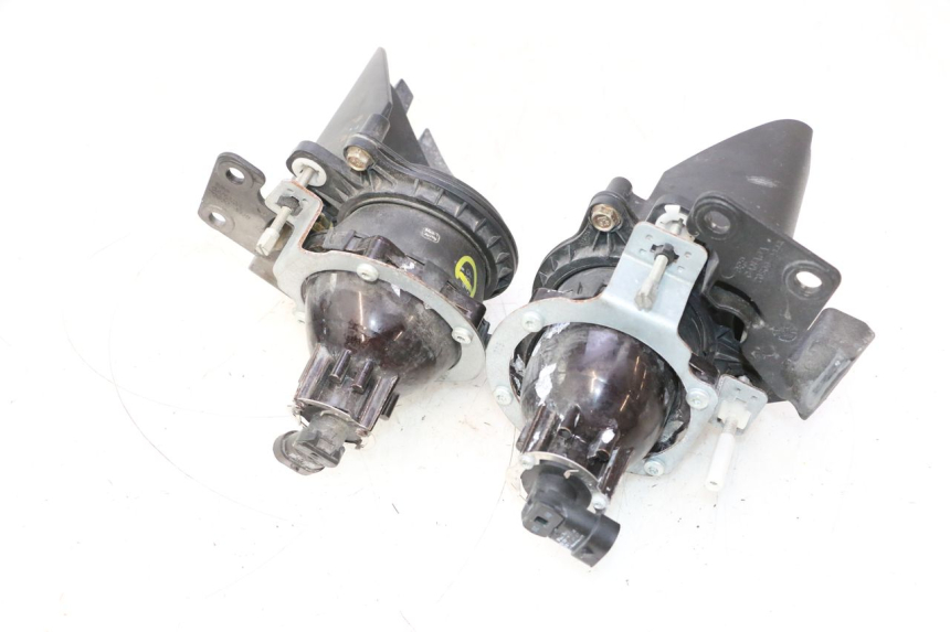 photo de FAROL DIANTEIRO CAN-AM SPYDER RS 1000 (2008 - 2012) - Detalhe da peça