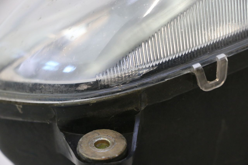 photo de FAROL DIANTEIRO DUCATI SS IE DS CARENEE 1000 (2002 - 2006) - Estado da superfície