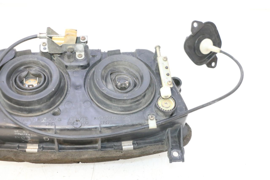 photo de FAROL DIANTEIRO HONDA ST PAN EUROPEAN 1100 (1990 - 2002) - Detalhes característicos