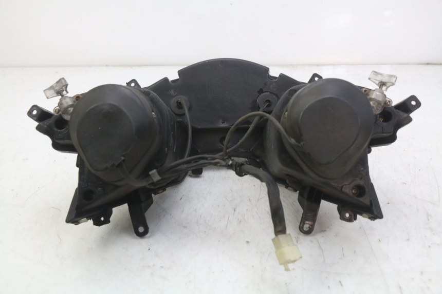 photo de FAROL DIANTEIRO RAZZO STEED 125 (2012 - 2018) - Zoom do estado de desgaste