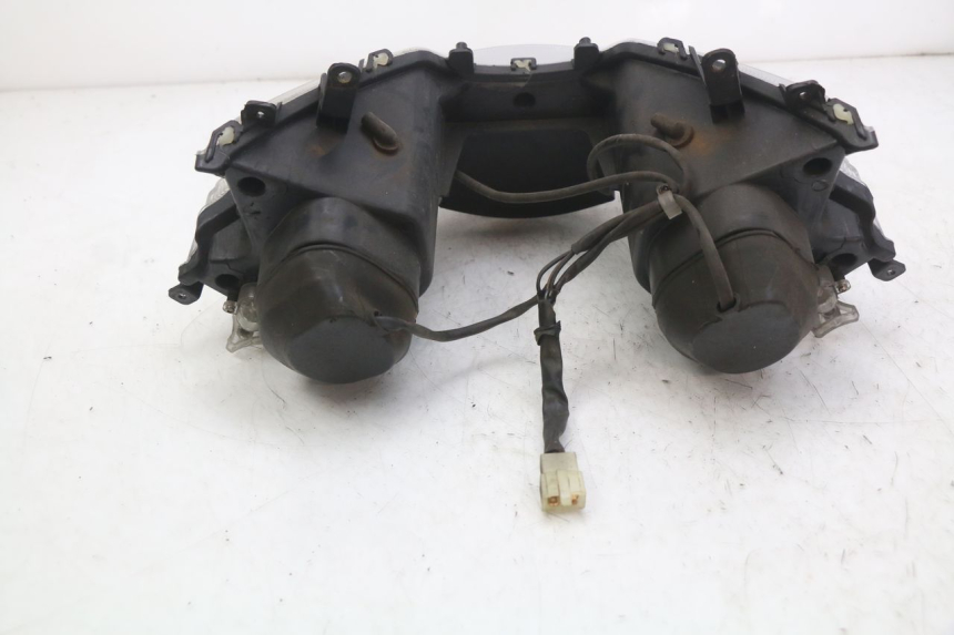 photo de FAROL DIANTEIRO RAZZO STEED 125 (2012 - 2018) - Pontos de fixação