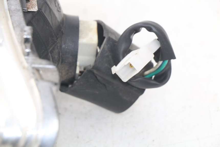 photo de FAROL DIANTEIRO FYM STRADA 50 (2007 - 2014) - Detalhe da peça