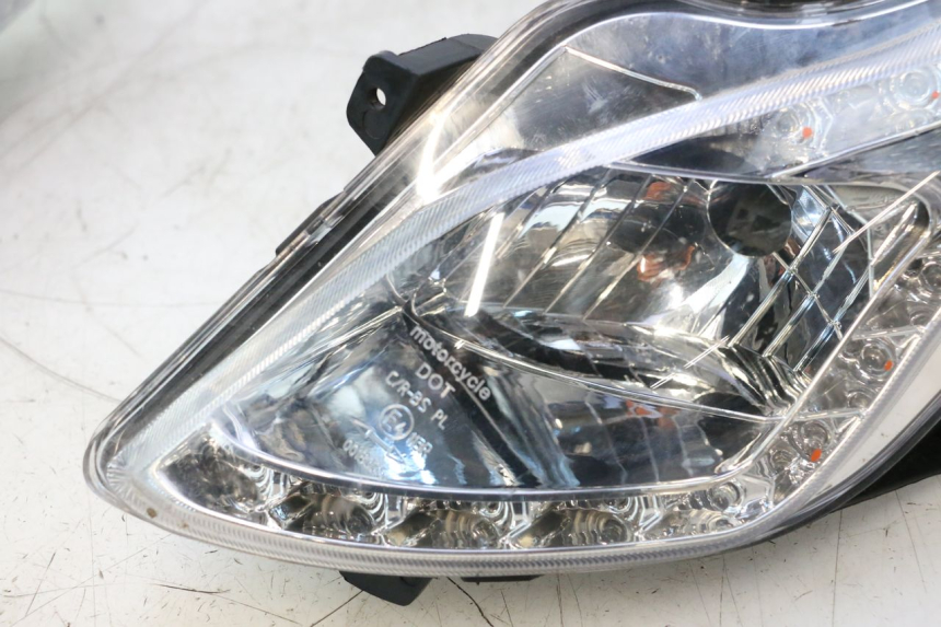 photo de FAROL DIANTEIRO VASTRO STREET S 50 (2016 - 2021) - Detalhes característicos