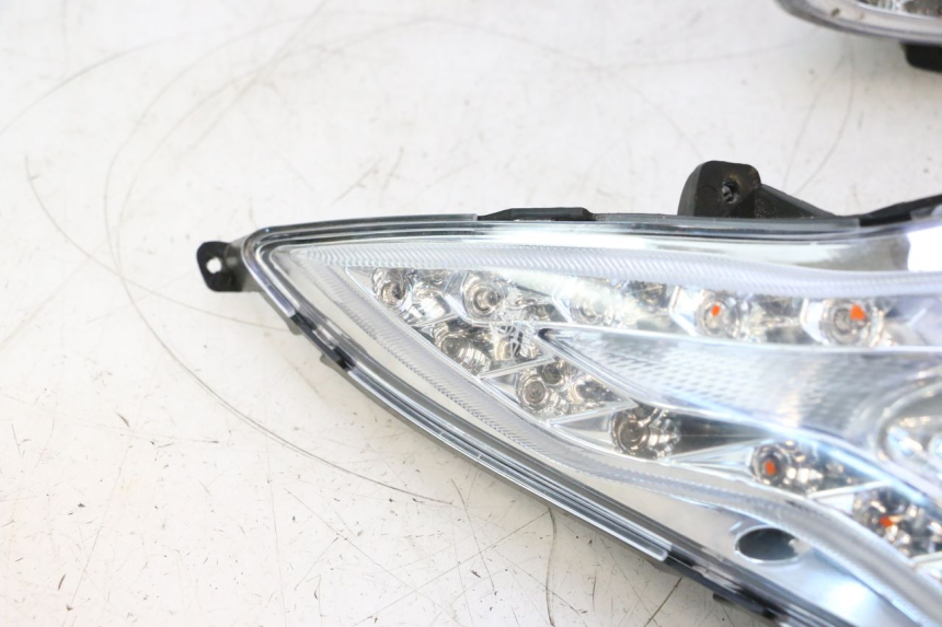 photo de FAROL DIANTEIRO VASTRO STREET S 50 (2016 - 2021) - Ampliação dos componentes