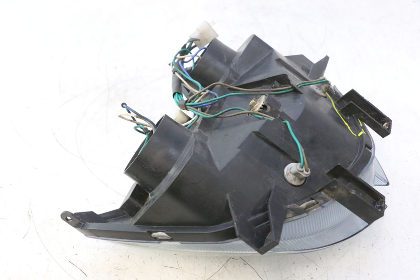 photo de FAROL DIANTEIRO KYMCO SUPER 8 2T 50 (2007 - 2013) - Detalhes característicos