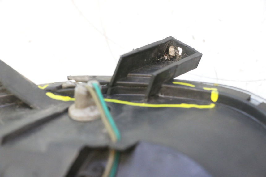 photo de FAROL DIANTEIRO KYMCO SUPER 8 2T 50 (2007 - 2013) - Ângulo alternativo