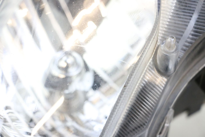 photo de FAROL DIANTEIRO SUZUKI BURGMAN 125 (2018 - 2021) - Outro ângulo de visão