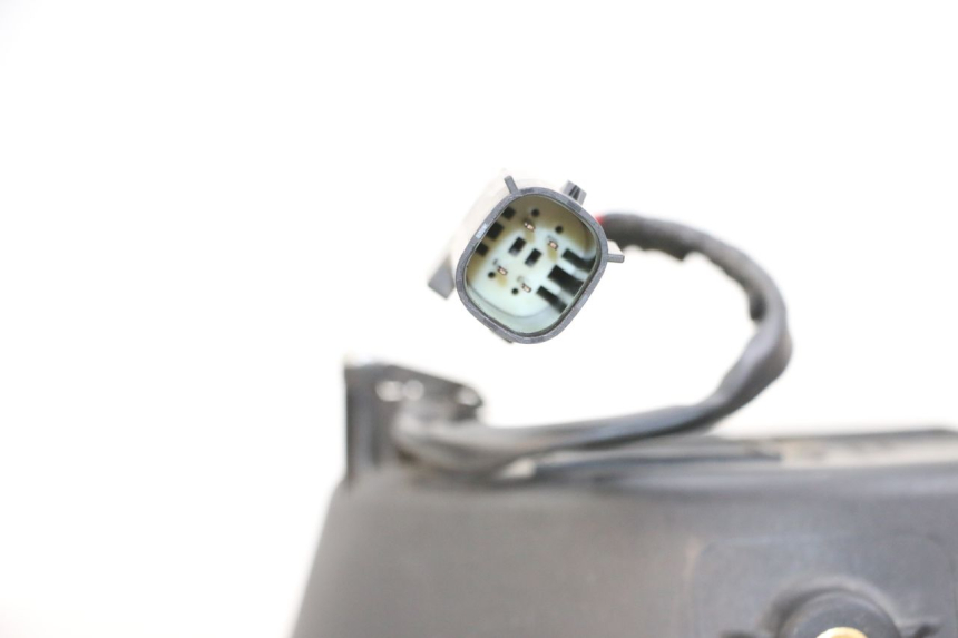 photo de FAROL DIANTEIRO HUSQVARNA SVARTPILEN 401 (2018 - 2023) - Zoom do estado de desgaste