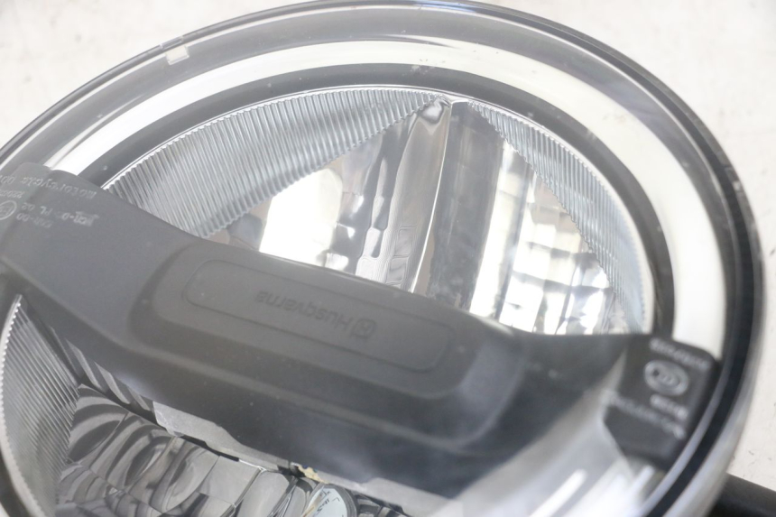 photo de FAROL DIANTEIRO HUSQVARNA SVARTPILEN 401 (2018 - 2023) - Peça verificada
