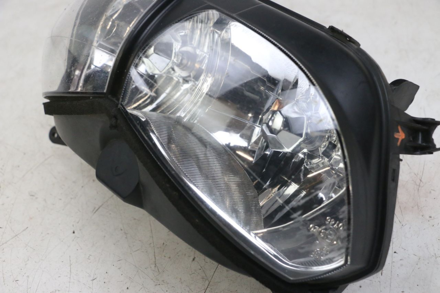 photo de FAROL DIANTEIRO YAMAHA TDM ABS 900 (2002 - 2014) - Zoom do estado de desgaste
