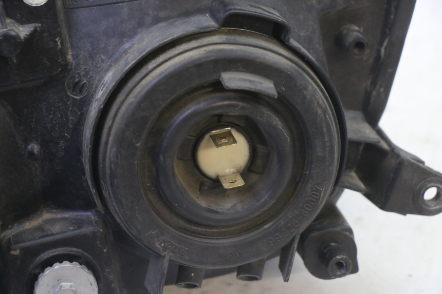 photo de FAROL DIANTEIRO YAMAHA TDM ABS 900 (2002 - 2014) - Estado da superfície