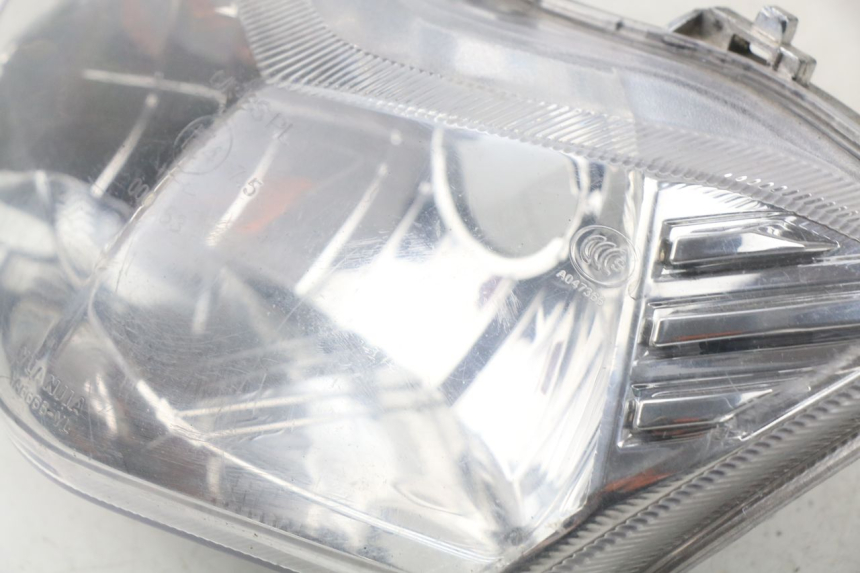 photo de FAROL DIANTEIRO BAOTIAN TRAVEL SPIRIT 50 (2010 - 2012) - Detalhe da peça