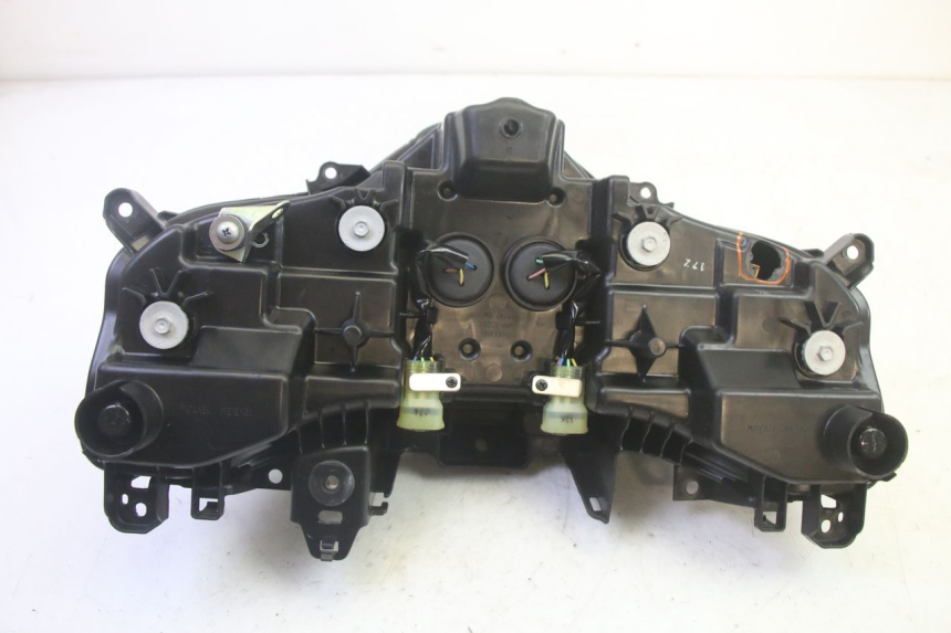 photo de FAROL DIANTEIRO YAMAHA TRICITY 300 (2020 - 2024) - Vista de perto