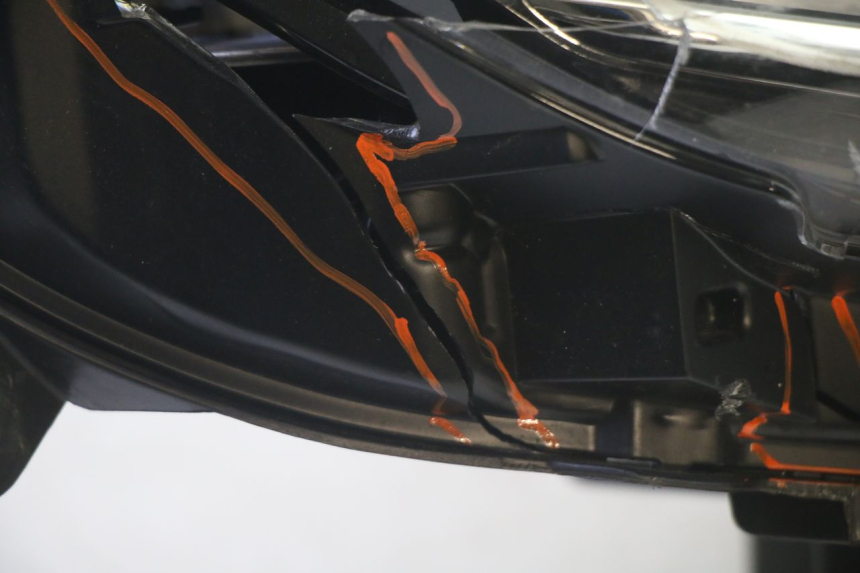 photo de FAROL DIANTEIRO YAMAHA TRICITY 300 (2020 - 2024) - Pontos de fixação