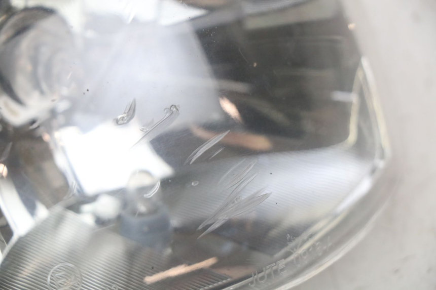 photo de FAROL DIANTEIRO PEUGEOT TWEET 4T 50 (2010 - 2014) - Zoom do estado de desgaste