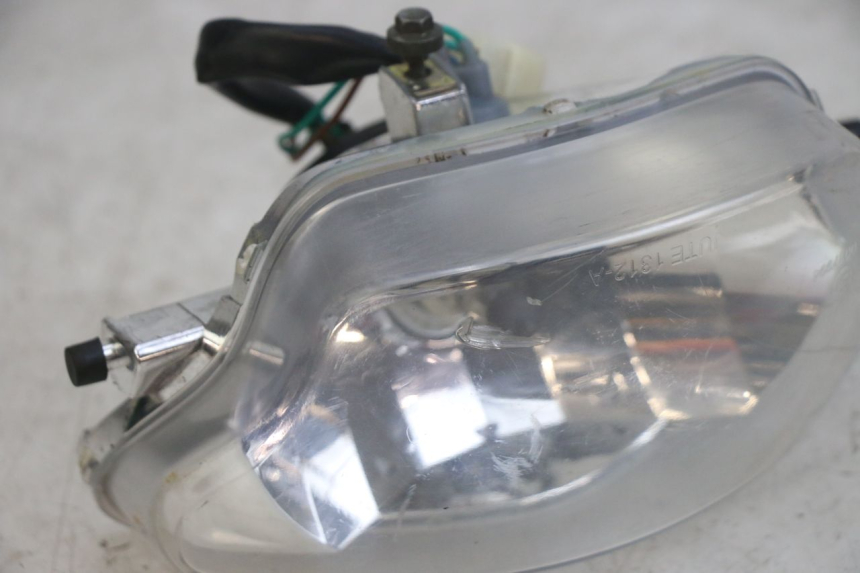 photo de FAROL DIANTEIRO PEUGEOT TWEET 4T 50 (2014 - 2019) - Detalhe da peça