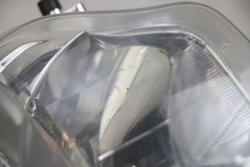 photo de FAROL DIANTEIRO PEUGEOT TWEET 4T 50 (2014 - 2019) - Outro ângulo de visão