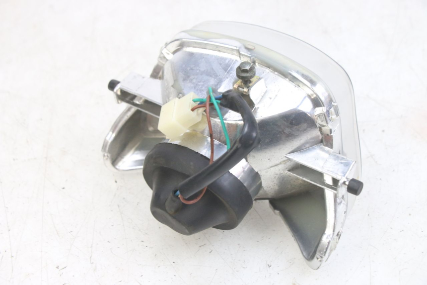 photo de FAROL DIANTEIRO PEUGEOT TWEET 4T 50 (2014 - 2019) - Pontos de fixação
