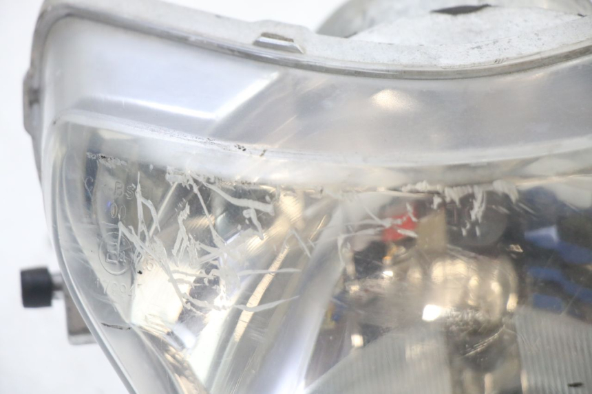photo de FAROL DIANTEIRO PEUGEOT TWEET PRO CARGO 50 (2018 - 2022) - Zoom do estado de desgaste