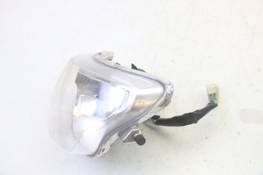 photo de FAROL DIANTEIRO PEUGEOT TWEET PRO CARGO 50 (2018 - 2022) - Zoom do estado de desgaste