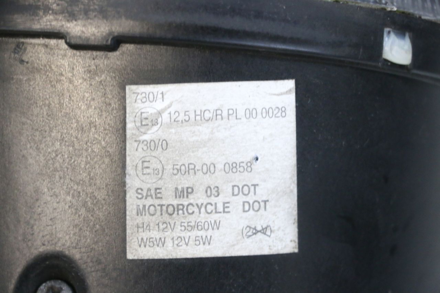 photo de FAROL DIANTEIRO PIAGGIO VESPA GTS SUPER IE 125 (2009 - 2016) - Zoom do estado de desgaste
