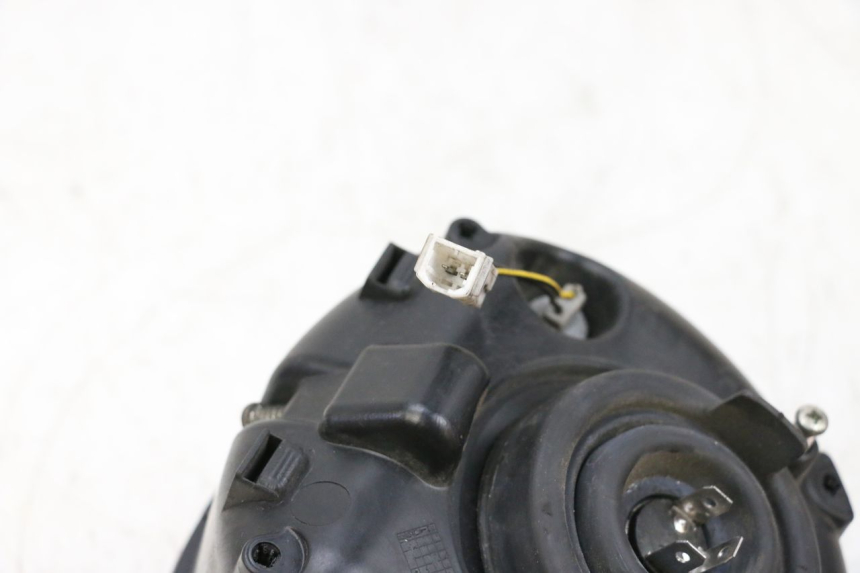photo de FAROL DIANTEIRO PIAGGIO VESPA GTS SUPER IE 125 (2009 - 2016) - Outro ângulo de visão