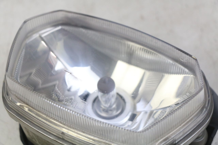 photo de FAROL DIANTEIRO PIAGGIO VESPA SPRINT 2T 50 (2014 - 2018) - Detalhe da peça
