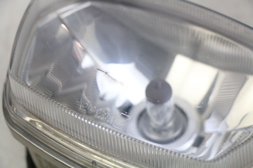photo de FAROL DIANTEIRO PIAGGIO VESPA SPRINT 2T 50 (2014 - 2018) - Zoom do estado de desgaste