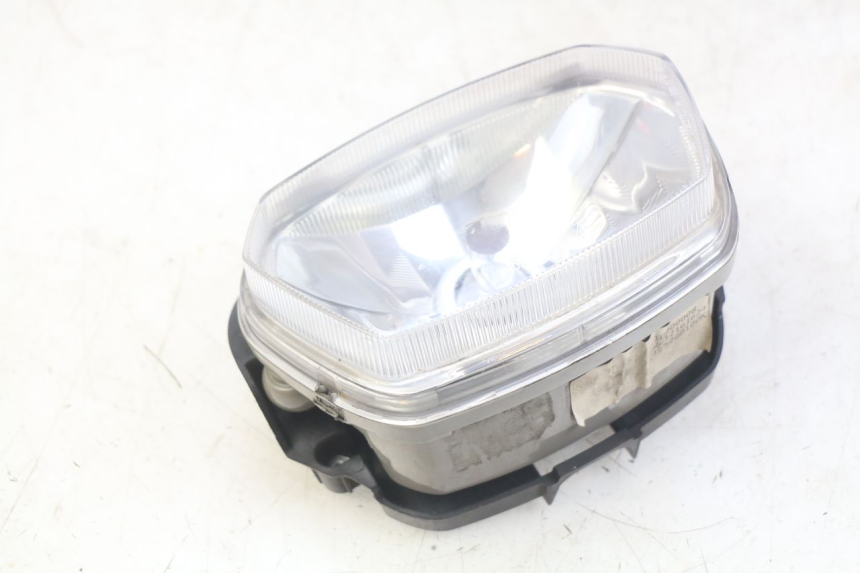 photo de FAROL DIANTEIRO PIAGGIO VESPA SPRINT 2T 50 (2014 - 2018) - Estado da superfície