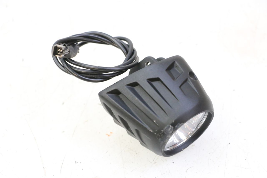 photo de FAROL DIANTEIRO DUALTRON VICTOR LIMITED 1 - Detalhe da peça