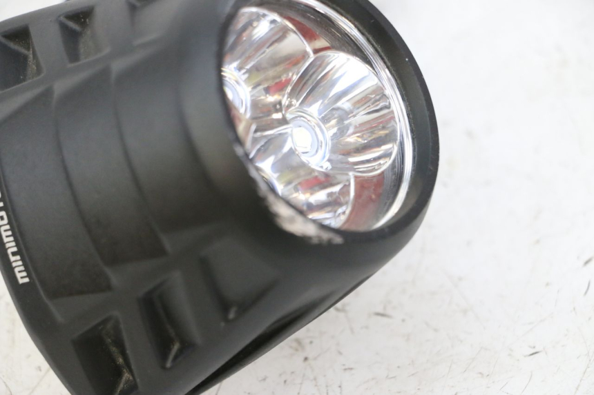 photo de FAROL DIANTEIRO DUALTRON VICTOR LIMITED 1 - Estado da superfície