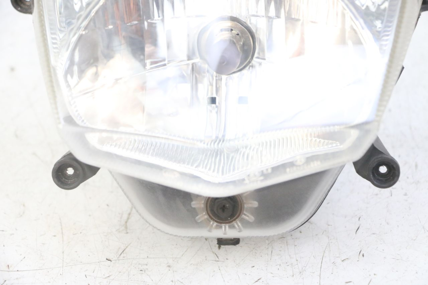 photo de FAROL DIANTEIRO PEUGEOT VIVACITY NEW 4T 50 (2008 - 2017) - Estado da superfície