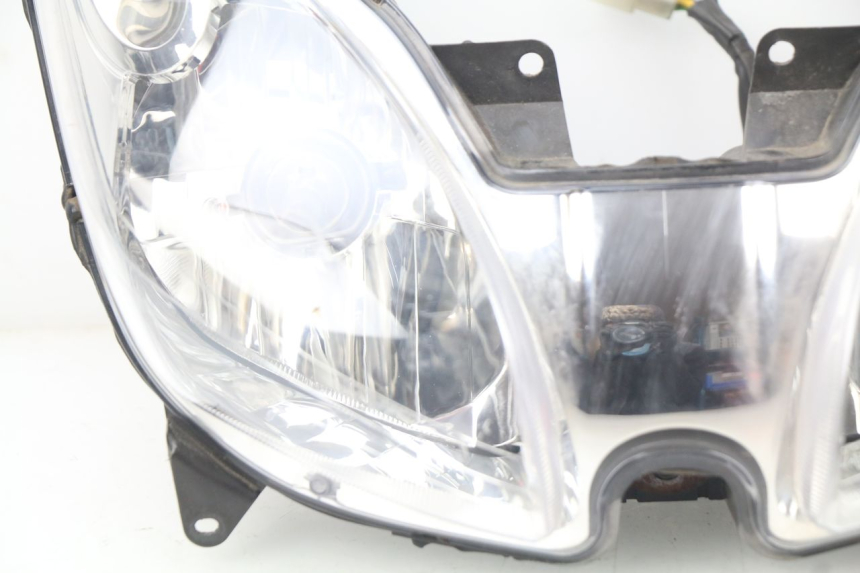photo de FAROL DIANTEIRO YAMAHA XMAX X-MAX 125 (2006 - 2009) - Vista de perto