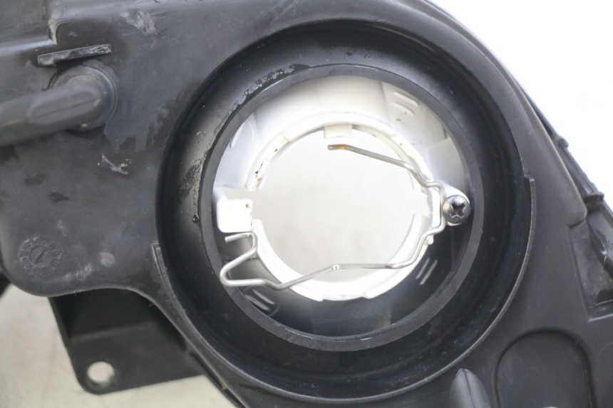 photo de FAROL DIANTEIRO YAMAHA XMAX X-MAX 125 (2006 - 2009) - Detalhes característicos