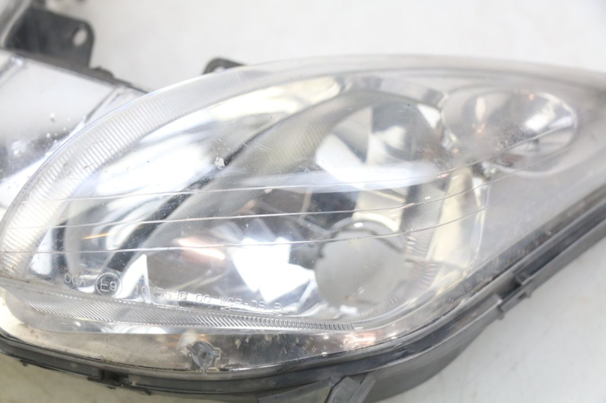 photo de FAROL DIANTEIRO YAMAHA XMAX X-MAX 125 (2006 - 2009) - Zoom do estado de desgaste