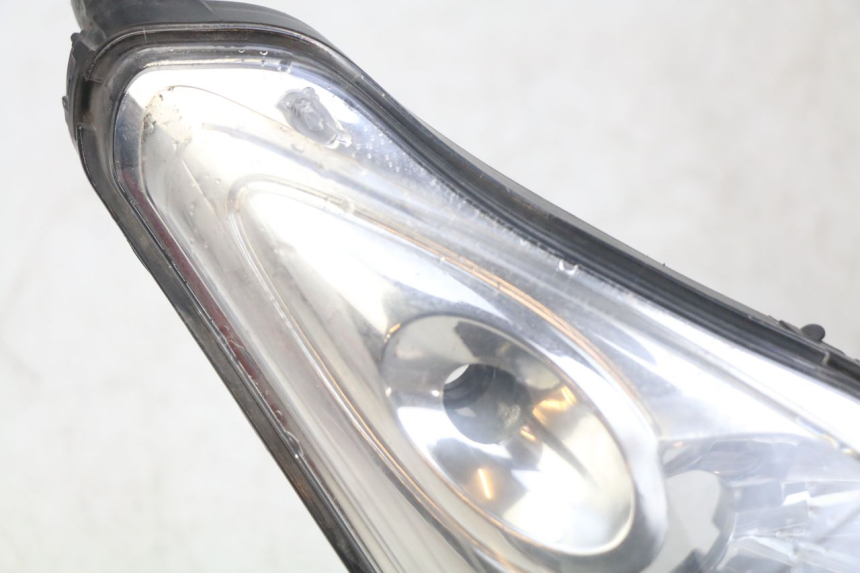 photo de FAROL DIANTEIRO YAMAHA XMAX X-MAX 125 (2006 - 2009) - Outro ângulo de visão
