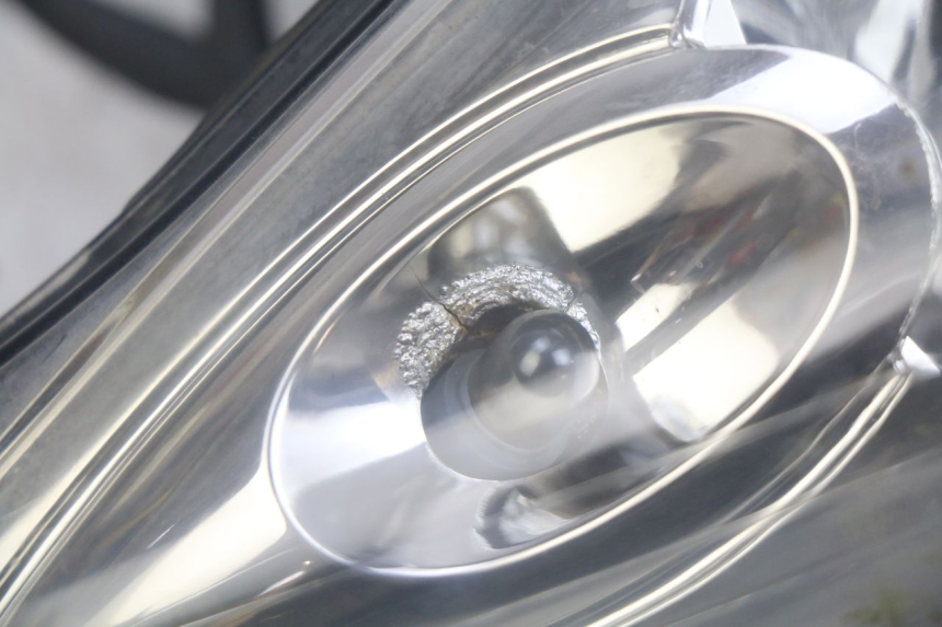 photo de FAROL DIANTEIRO YAMAHA XMAX X-MAX 125 (2006 - 2009) - Ampliação dos componentes
