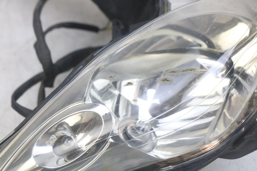 photo de FAROL DIANTEIRO YAMAHA XMAX X-MAX 125 (2006 - 2009) - Vista de perto