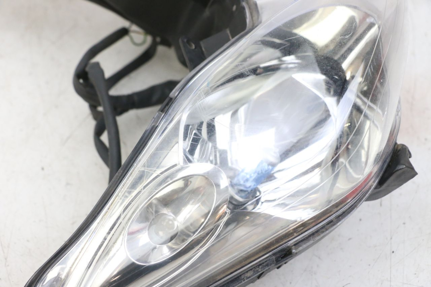 photo de FAROL DIANTEIRO YAMAHA XMAX X-MAX 125 (2006 - 2009) - Peça verificada