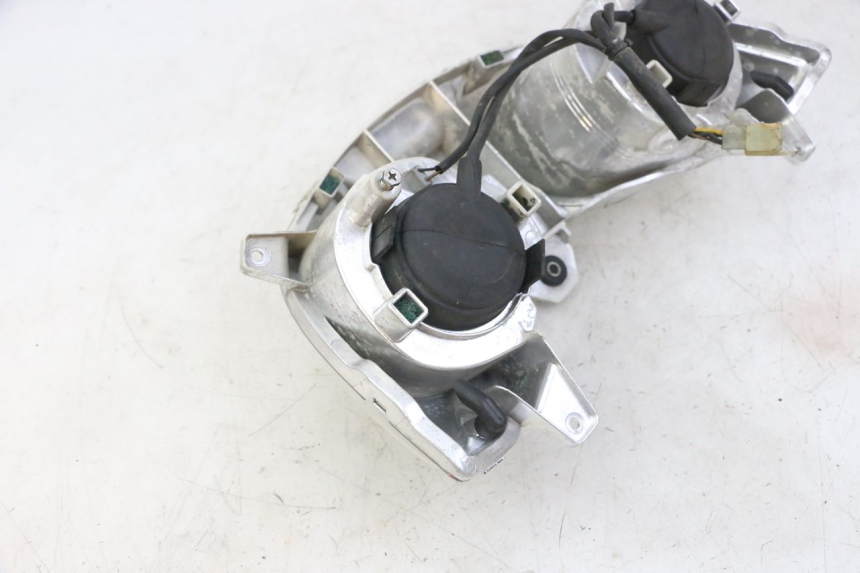 photo de FAROL DIANTEIRO YAMAHA X-MAX XMAX 125 (2010 - 2013) - Outro ângulo de visão
