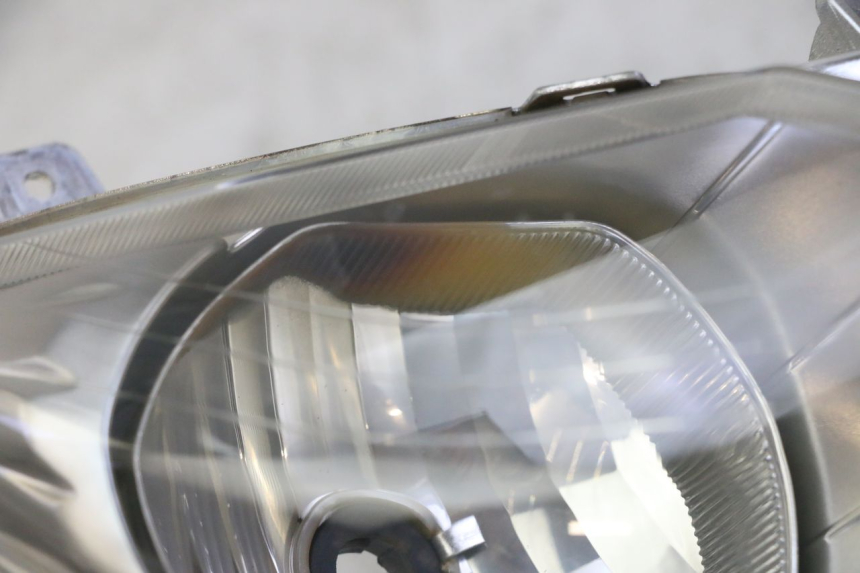 photo de FAROL DIANTEIRO YAMAHA X-MAX XMAX 125 (2010 - 2013) - Outro ângulo de visão