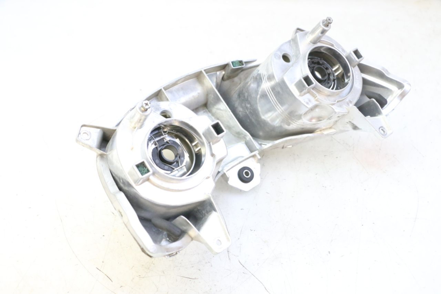 photo de FAROL DIANTEIRO YAMAHA X-MAX XMAX 125 (2010 - 2013) - Estado da superfície
