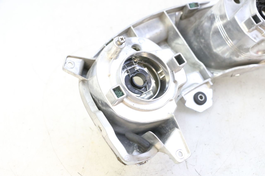 photo de FAROL DIANTEIRO YAMAHA X-MAX XMAX 125 (2010 - 2013) - Marcações e referências